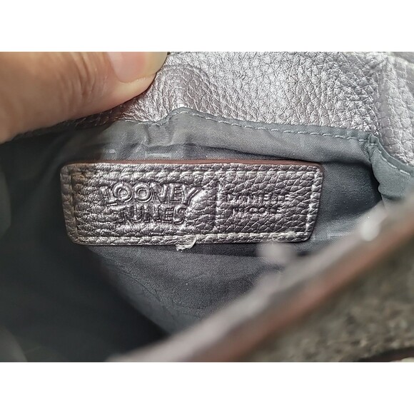 Danielle Nicole Looney Tunes Bugs Bunny Glitter Purse Crossbody READ!! - Picture 14 of 16